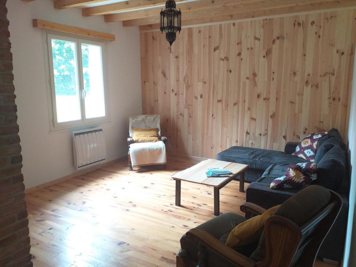 Belle Maison Proche De La Ville Et Du Lac Belcaire Екстериор снимка